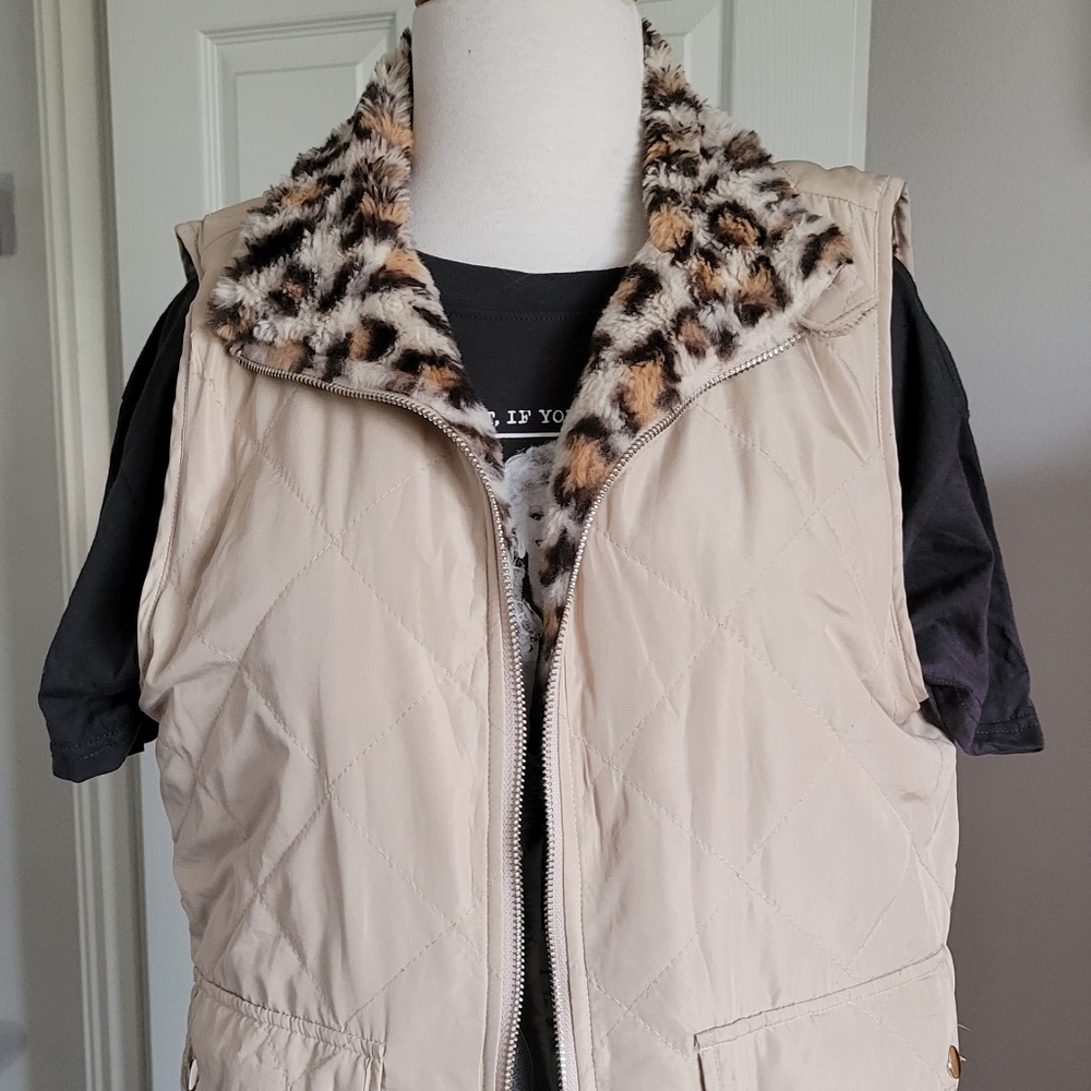 Women's Reversible Vest.